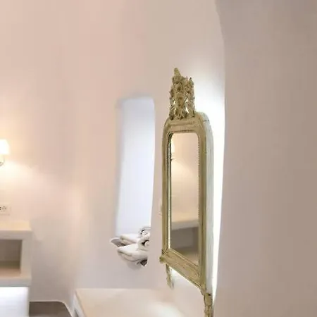 펜션 Belantza Cave House With Jacuzzi Vóthon